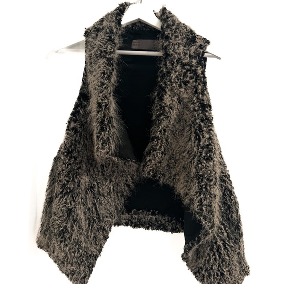 Zara Faux Fur Vest - Picture 1 of 1